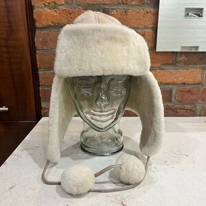 Cozy Cole Haan Cream Shearling Aviator Hat Like New Made in USA Fur